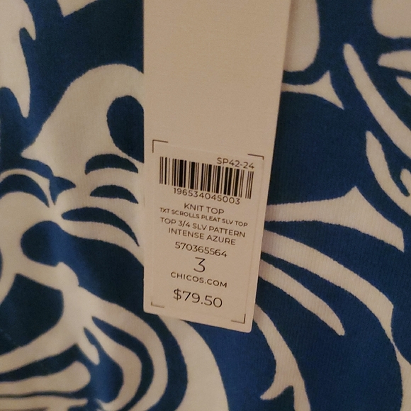 NWT Chico's Blue and White Vneck Women's Top - Picture 6 of 6